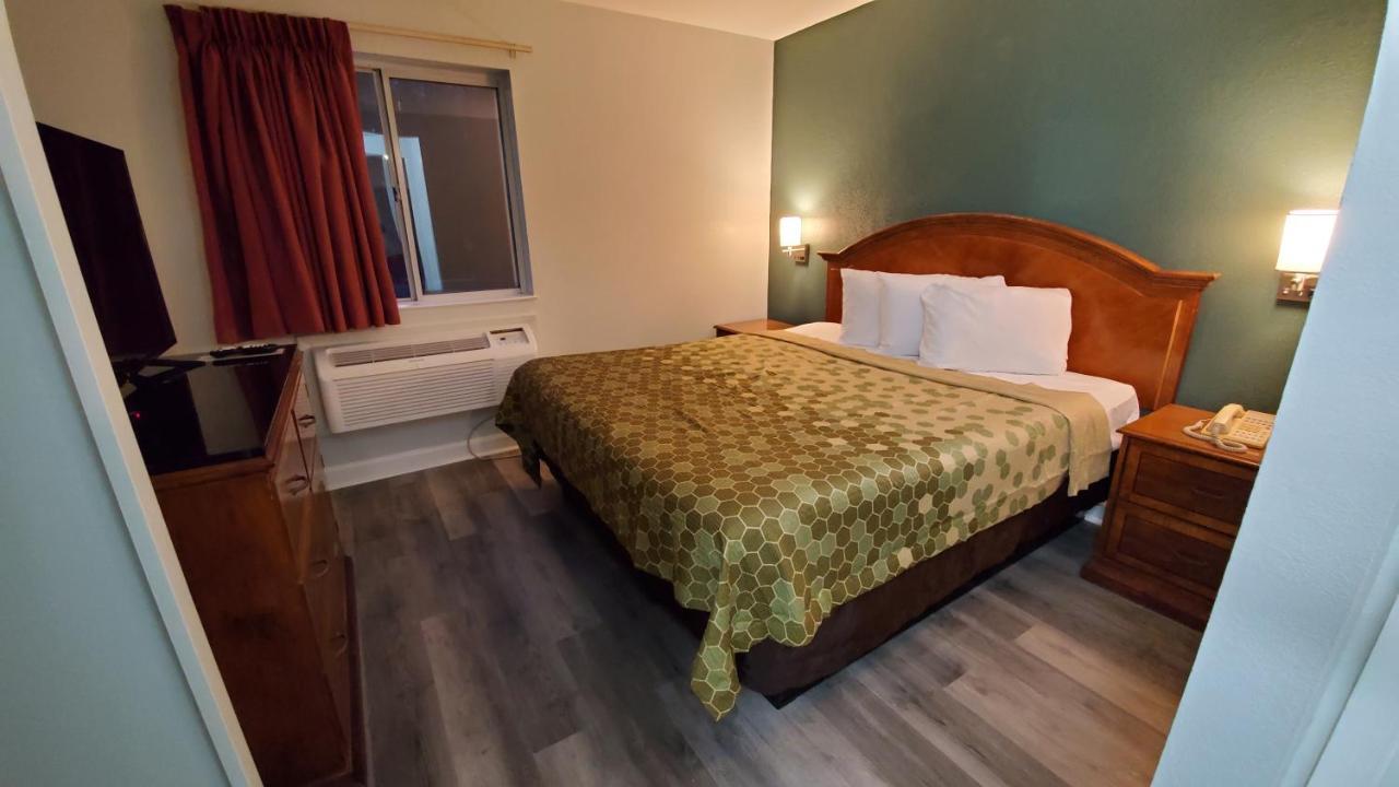 Stonewood & Of - Smithfield Hotel Carrollton