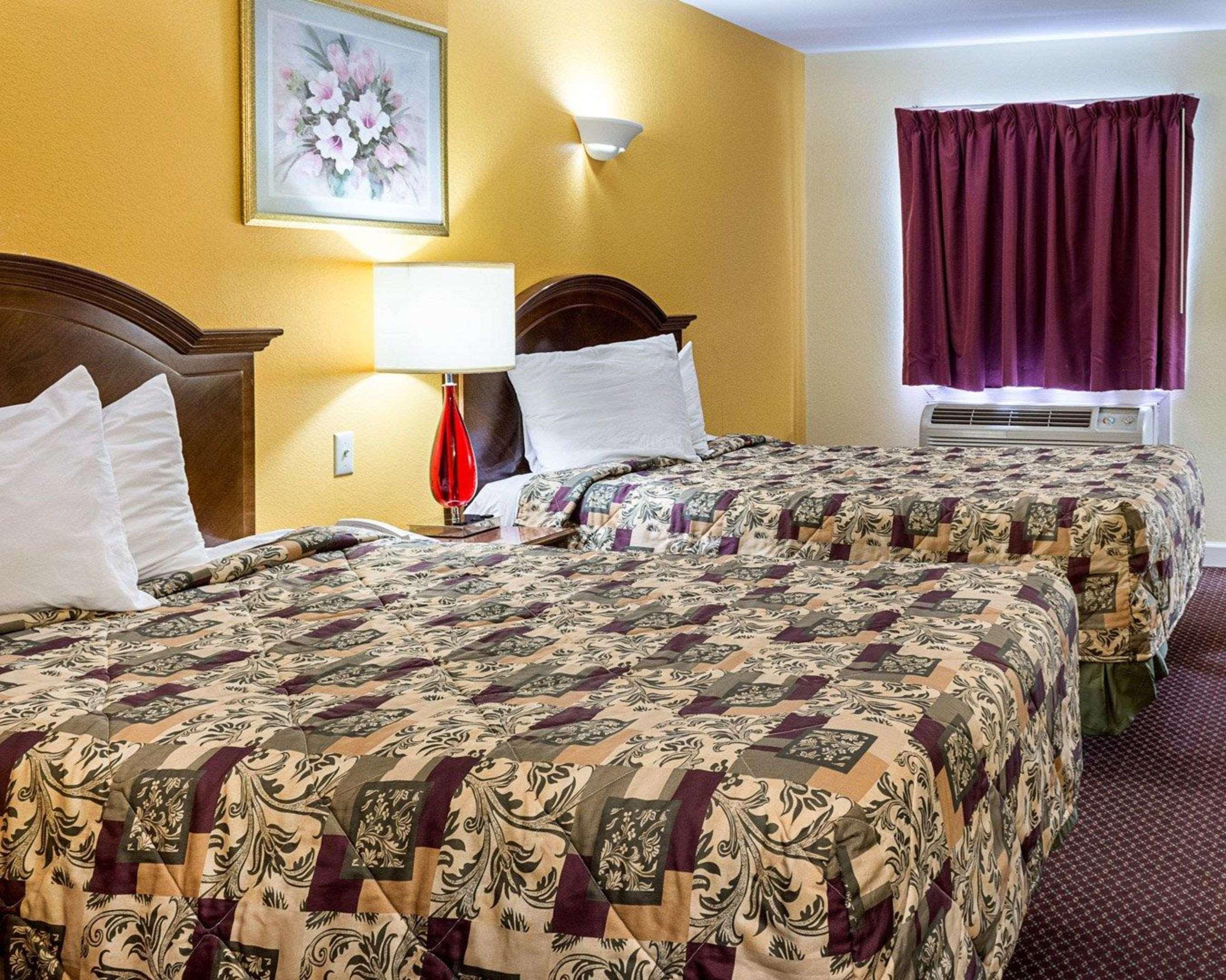 Stonewood & Of - Smithfield Hotel Carrollton
